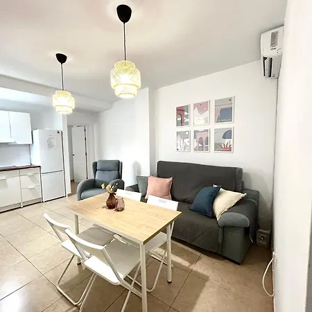 Apto Cerca De Playa Regla Con Garaje Apartment